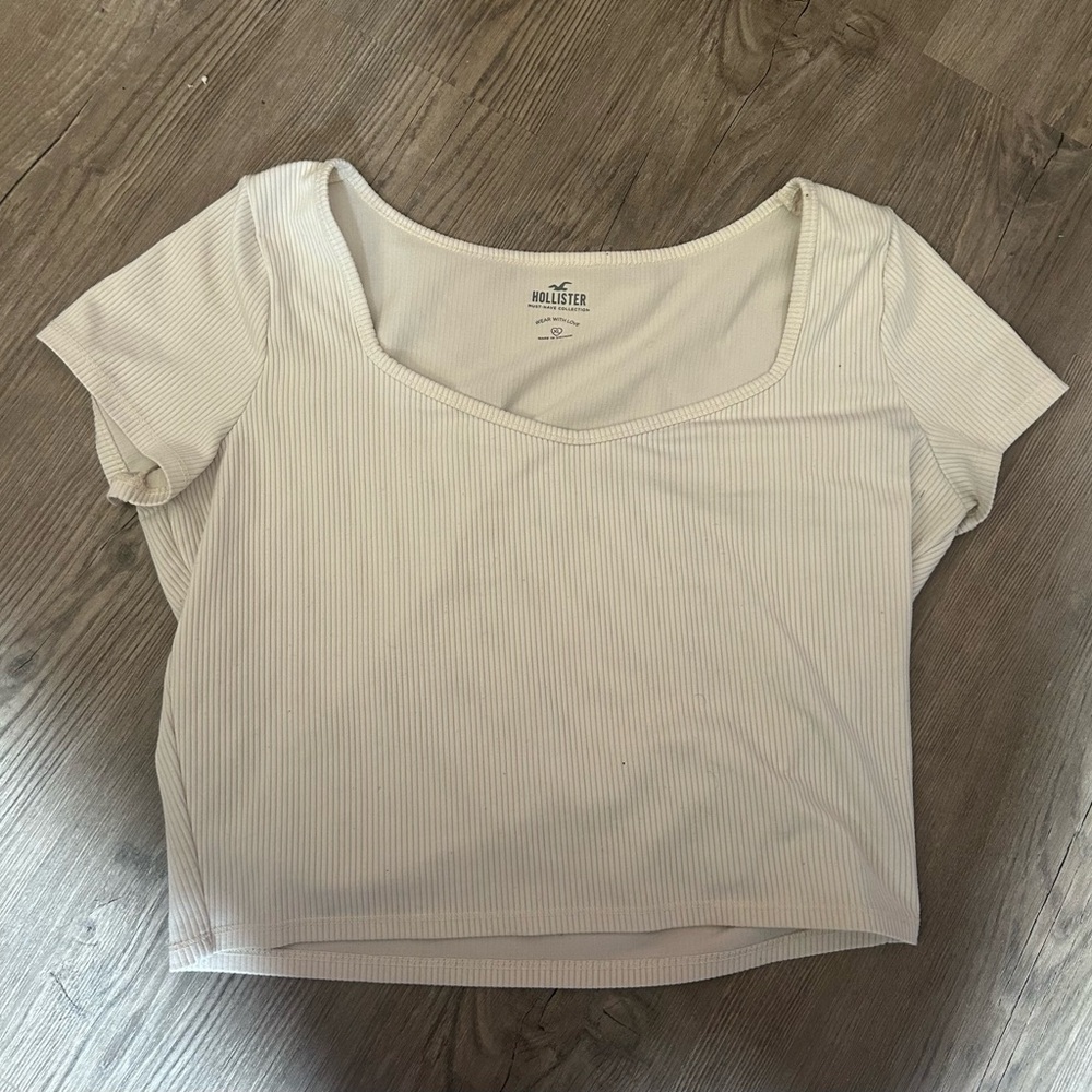 Hollister Women's Cream Ribbed Crop Top